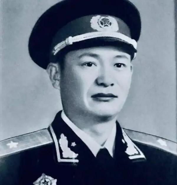解放軍16個兵團參謀長都是誰？都被授予什麼軍銜？