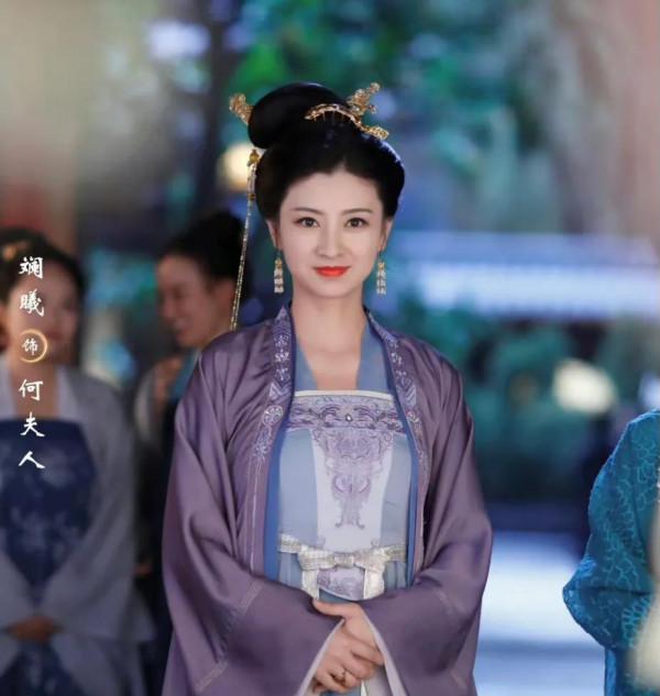 甄嬛傳沒火起來的演員：流朱26歲，剪秋才25歲，眉莊演鞠婧禕的媽