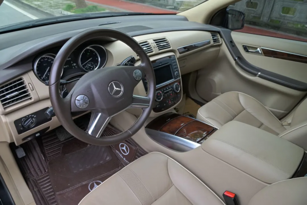 6缸6座的賓士R350L,輕鬆勝任多人出行 6缸6座的賓士R350L,輕鬆勝任多人出行