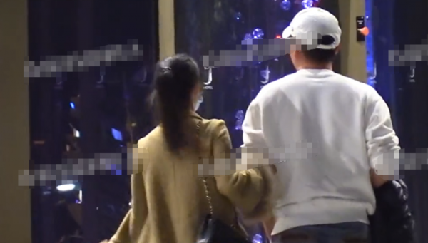 網友發文疑控訴周杰，因不吃避孕藥被其拋棄，為何卻被罵自找的？