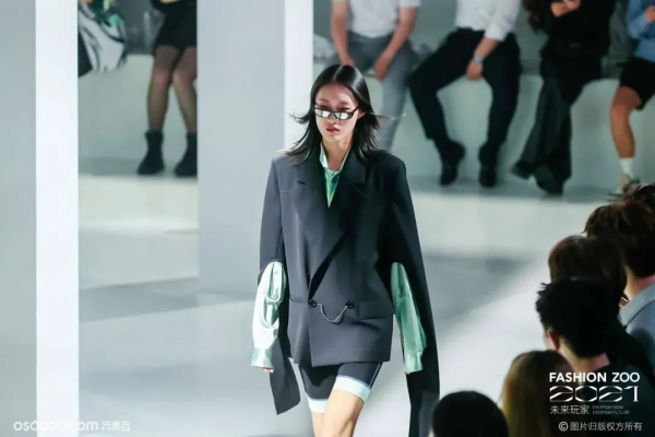 這不僅僅是一場時尚人的秀,更是年輕人的嘉年華 這不僅僅是一場時尚人的秀,更是年輕人的嘉年華