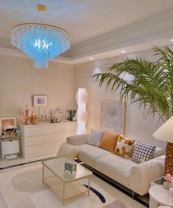 極簡裝修為什麼越來越流行？看過她家就知道了，舒適比檔次更重要