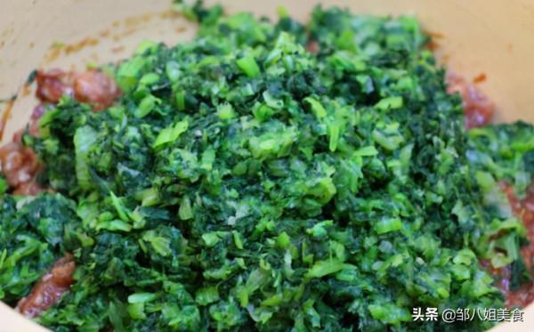 包餃子調肉餡,只會加調料不好吃!教您正確的做法,餃子噴香好吃 包餃子調肉餡,只會加調料不好吃!教您正確的做法,餃子噴香好吃