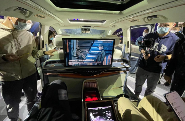 嵐圖MPV來了,比賽那還大一圈,豪華後排是亮點 嵐圖MPV來了,比賽那還大一圈,豪華後排是亮點