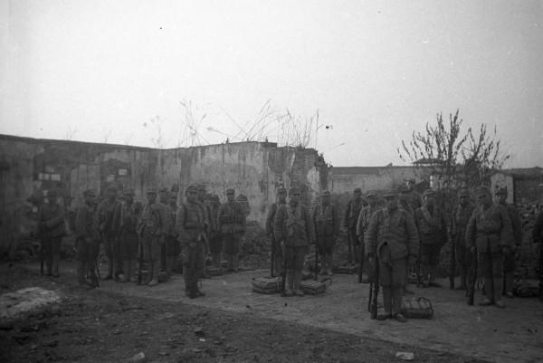 遠征軍遭到英軍軍官的蔑視,遠征軍營長一招讓他求饒 遠征軍遭到英軍軍官的蔑視,遠征軍營長一招讓他求饒