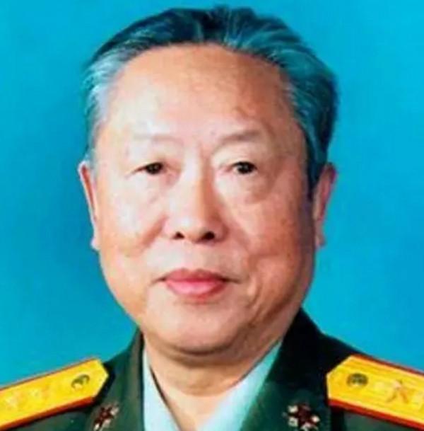 他曾擔任瀋陽軍區副政委，58歲升少將，60歲升中將，64歲升上將