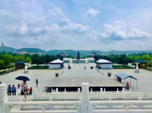 吉林寒露暖心之旅：六鼎山中故事多，清祖祠裡做訪客