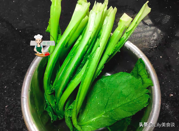 冬天，這肉菜多給孩子吃，營養簡單，煮一鍋有肉有菜有湯，真香呀