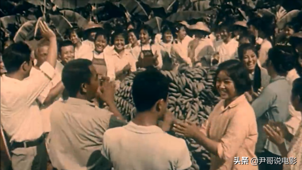 經毛主席批示，鄧小平主持政治局審看才獲准公映的電影，太難得