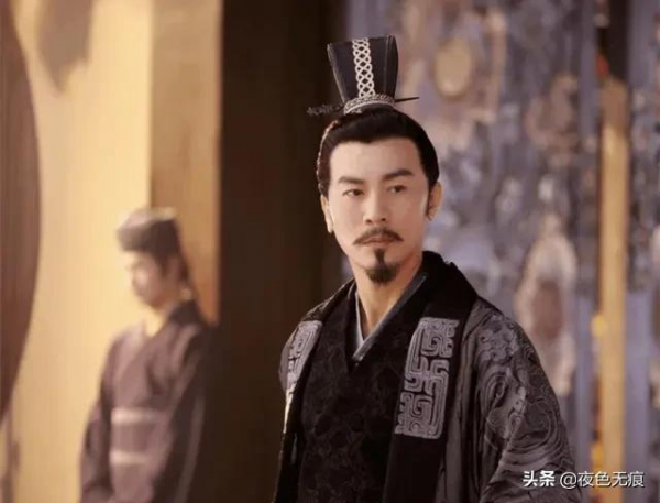 哥哥給弟弟敬酒：祝你長命千歲，他靈機一動，所幸撿回一命