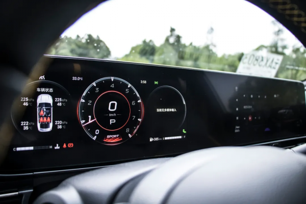 原廠改裝排氣,駕駛氛圍滿分,最近大熱的傳祺影豹到底怎樣? 原廠改裝排氣,駕駛氛圍滿分,最近大熱的傳祺影豹到底怎樣?