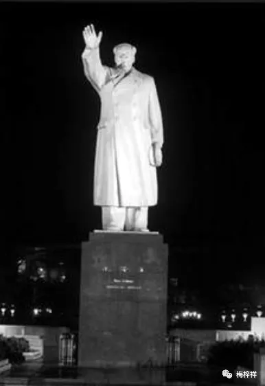 毛主席對建造塑像批示：勞民傷財，無益有害。原創 梅梓祥