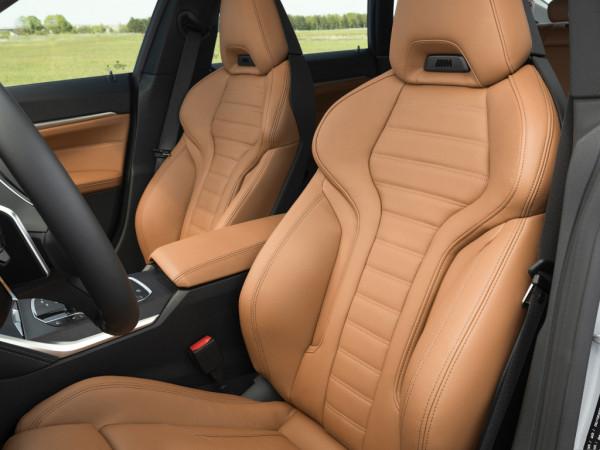 要臉還是要動力,寶馬330i和425i四門怎麼選? 要臉還是要動力,寶馬330i和425i四門怎麼選?