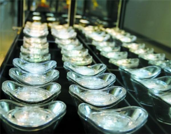 古人吃完飯，放一錠銀子就走，小二為何也不數？如果不夠數咋辦？