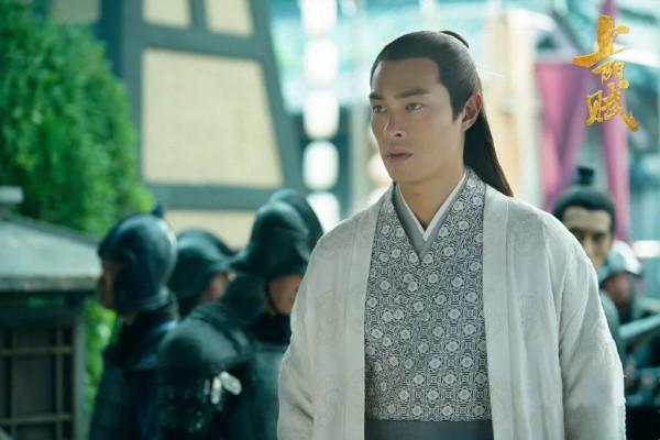 現代裝帥氣十足，穿上古裝就變醜，這些男星怎麼還有兩幅面孔？