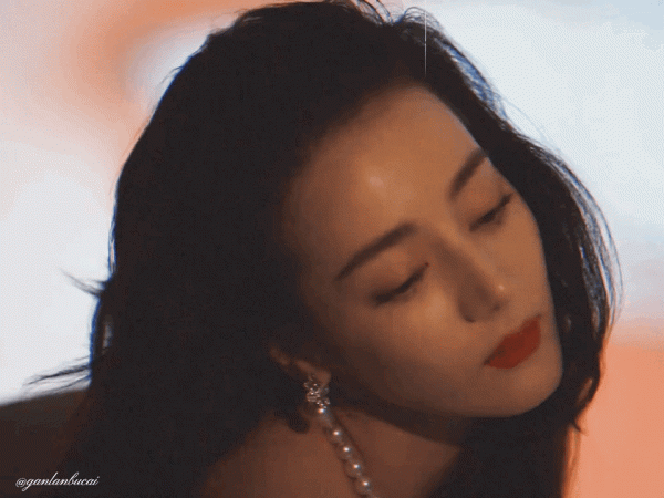 迪麗熱巴 最美​​​紅毯照