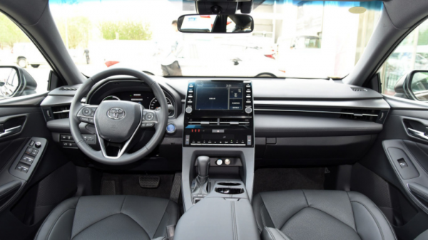 開三年，花銷比燃油版少1萬，豐田亞洲龍雙擎算省嗎？