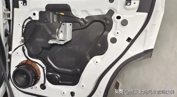 貴族之音讓純電動車王者歸來，蔚來ES8無損升級德國RS貴族音響