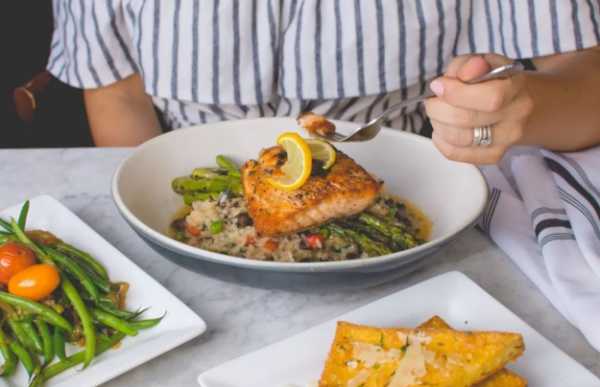 空腹不能喝牛奶?不吃晚飯減肥?4大養生謠言揭曉,別再被忽悠了 空腹不能喝牛奶?不吃晚飯減肥?4大養生謠言揭曉,別再被忽悠了