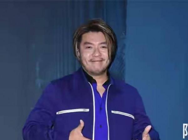 當年紅極一時，如今“消失匿跡”的8位歌手，大都只能縣城商演了