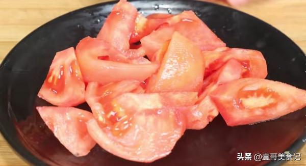 豆腐里加2個西紅柿,試試這種新做法,我家一週吃5次,營養又解饞 豆腐里加2個西紅柿,試試這種新做法,我家一週吃5次,營養又解饞