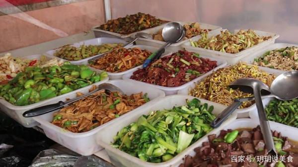 山東夫妻賣良心食品，8元一人38道菜隨便吃，食客直呼便宜求漲價