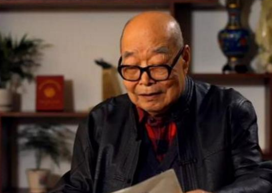 12歲少年偷偷參軍，30年後成開國少將衣錦還鄉，父親卻認不出