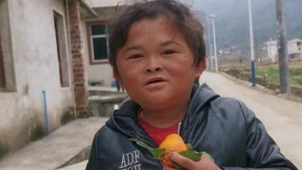 從商演不斷到無人問津，被丟回農村的小馬雲，他的悲劇該由誰買單