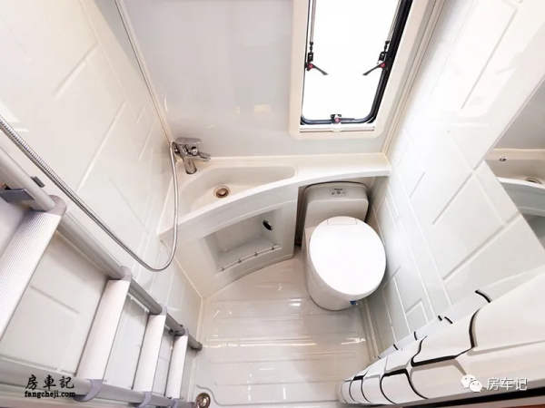 降維打擊!美景美家卡居壹號房車,為何選用上汽H300底盤? 降維打擊!美景美家卡居壹號房車,為何選用上汽H300底盤?