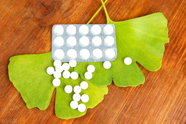 銀杏葉片、腦心通膠囊、複方丹參滴丸能吃多久?聽聽藥師怎麼說 銀杏葉片、腦心通膠囊、複方丹參滴丸能吃多久?聽聽藥師怎麼說