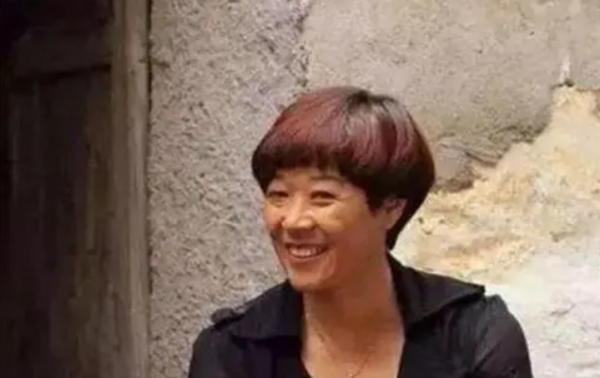 1993年，浙江大姐給落難少年10塊錢，少年尋她20年，拿100萬報恩