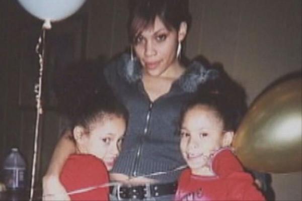 2010年美國女子遇害，排除多個嫌疑人後，線索指向她的雙胞胎女兒