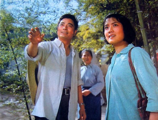 21歲紅遍全國，退圈賣薯片成人生贏家，孔雀公主李秀明的傳奇人生