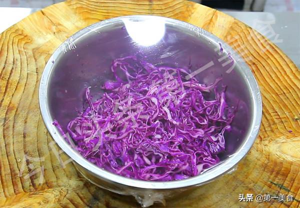 女人常吃這5種含有“花青素”的食材，面板光滑，這個冬天不幹燥