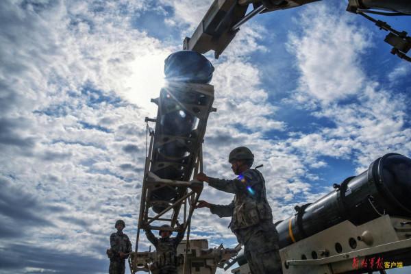 鏖戰塞外，直擊第77集團軍“鐵血紅軍旅”演訓一線