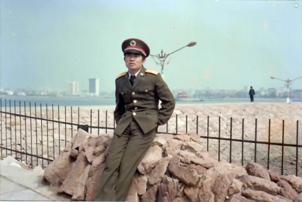 【八一專刊】從“軍裝綠”到“檢察藍”,角色己變初心不改 【八一專刊】從“軍裝綠”到“檢察藍”,角色己變初心不改