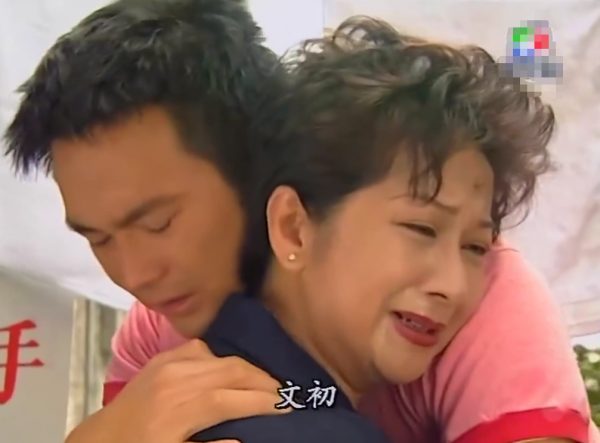 把創下收視紀錄的港劇翻拍成這樣,TVB是沒人可用了嗎? 把創下收視紀錄的港劇翻拍成這樣,TVB是沒人可用了嗎?