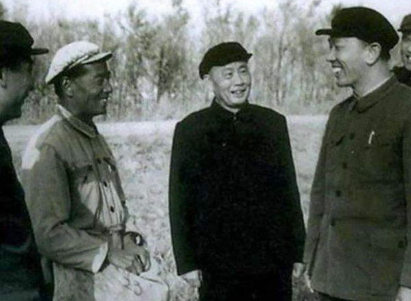 他不遠萬里奔赴新疆，曾主政新疆20餘年，是老百姓們心中的好官員