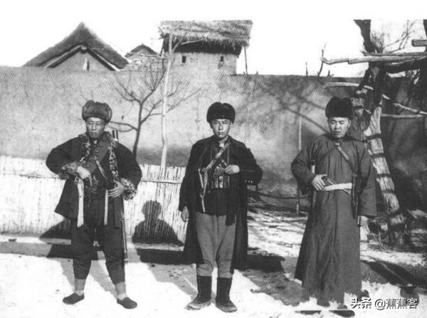 張桂芳：拜訪91人耗資40萬，她花35年為“土匪”父親拿到烈士證明