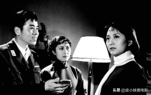 著名演員王曉棠：童年顛沛流離，中年痛失愛子，如今過得怎麼樣？