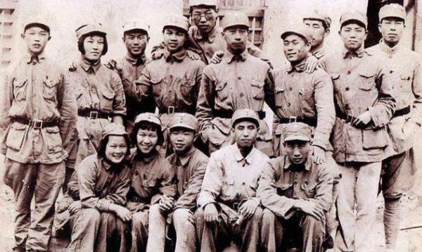 臥病15年的開國功臣，退出軍隊指揮多年，毛主席依然定他大將第二