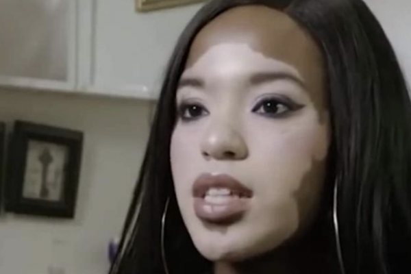 非洲女孩連續7年不卸妝，家人都沒見過她卸妝的樣子