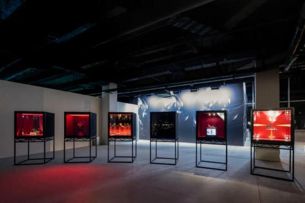 ​是我瘋了還是關曉彤真的變時髦了？