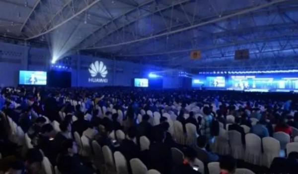 中華有為，國之榮耀。為我們的華為點贊