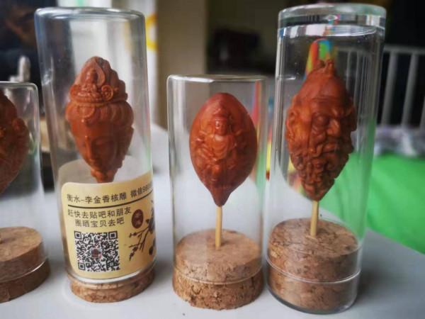 橄欖核的各種題材