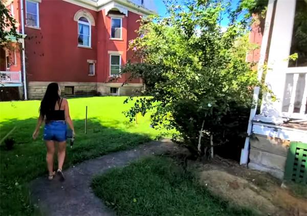 小兩口低價買下538㎡廢棄別墅，空間雖大卻殘破不堪，網友：值了