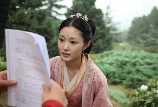 新版紅樓夢的香菱換角風波，張檬換成了宋軼，始終難敵老版陳劍月