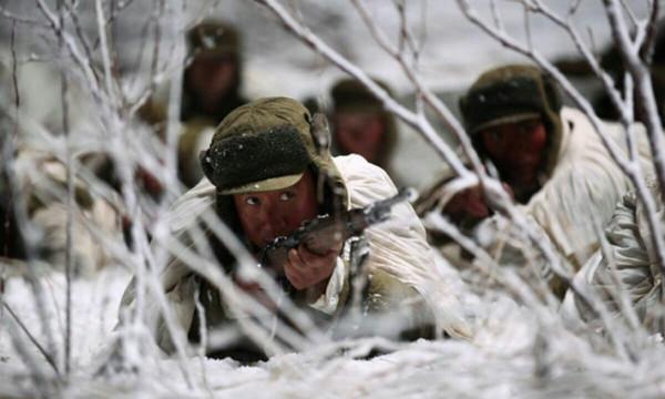 美軍對著志願軍陣地撒尿，一戰士違規開槍，意外開啟“狙擊”時代