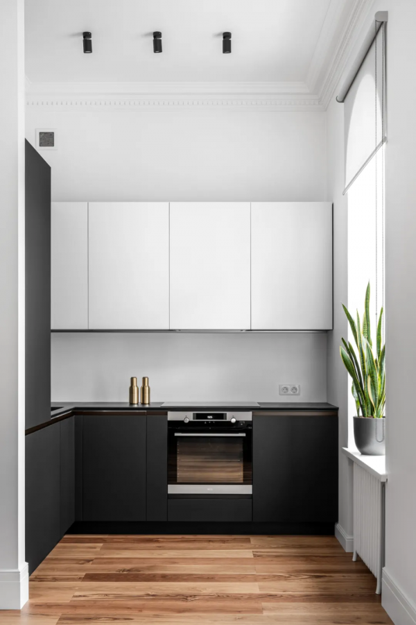 80平方兩居室裝修案例,黑白配+金屬點綴,簡約高階 80平方兩居室裝修案例,黑白配+金屬點綴,簡約高階