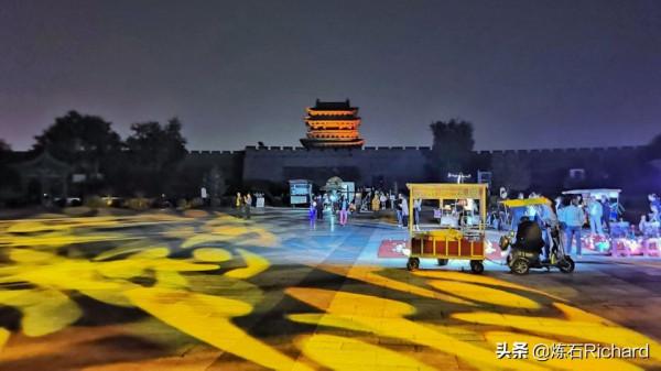 這座古城是中國儲存最好的古縣,現為世界遺產,夜景十分迷人 這座古城是中國儲存最好的古縣,現為世界遺產,夜景十分迷人